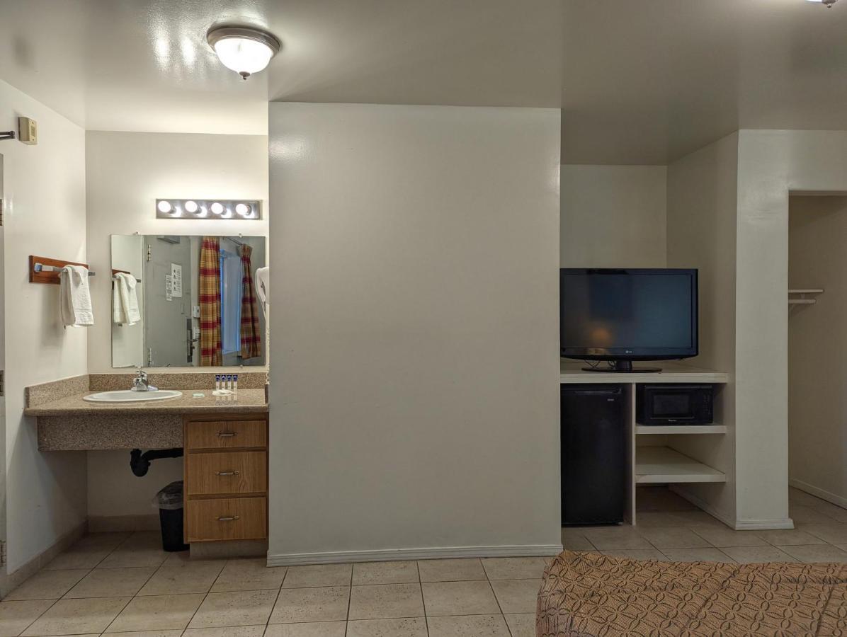 Motel Americas Value Oxnard-port Hueneme 2*