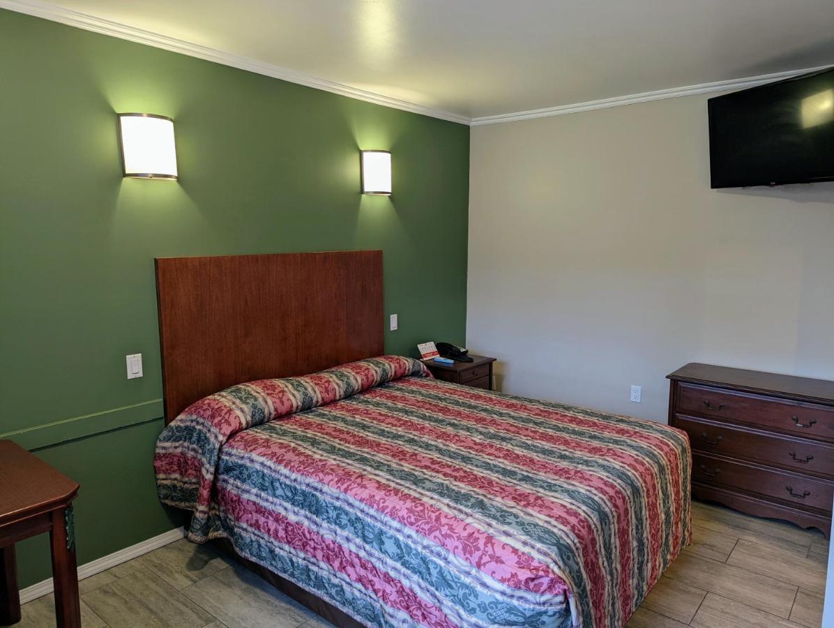 Americas Value Oxnard-port Hueneme Port Hueneme