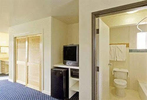 Americas Value Oxnard-port Hueneme 2* Port Hueneme