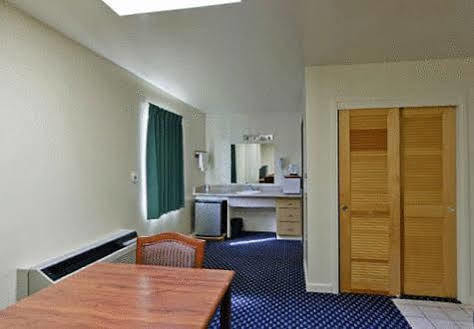 Americas Value Oxnard-port Hueneme 2*